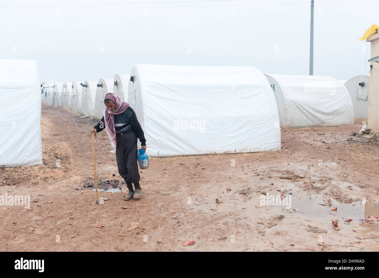 A man in the Azaz Refugee Camp on the Turkish border, Syria Stock Photo