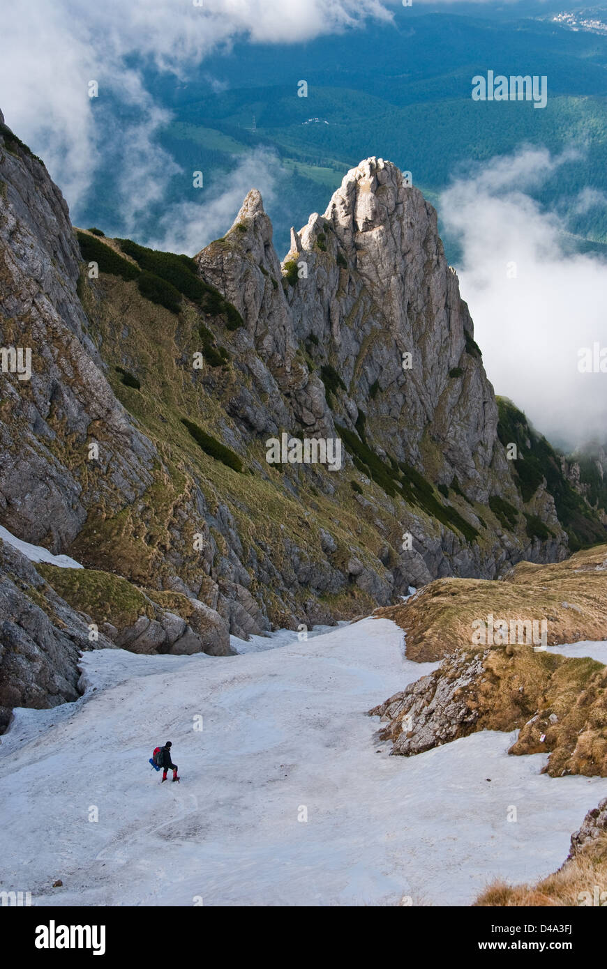 Mountain valey hi-res stock photography and images - Alamy