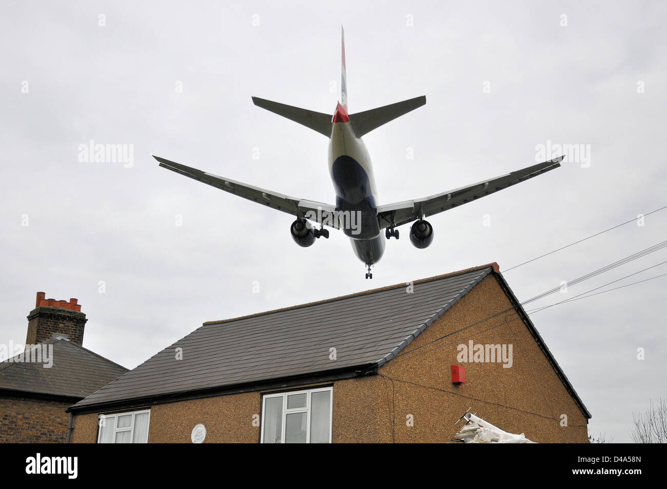 Plane Over House Hi res Stock Photography And Images Alamy Plane Over House Hi res Stock Photography And Images Alamy