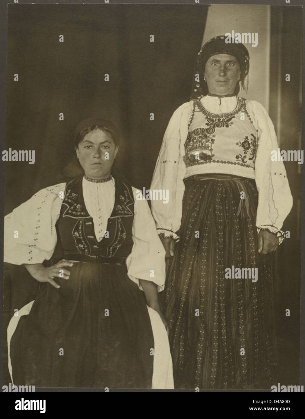 Romanianwomen hi-res stock photography and images - Alamy