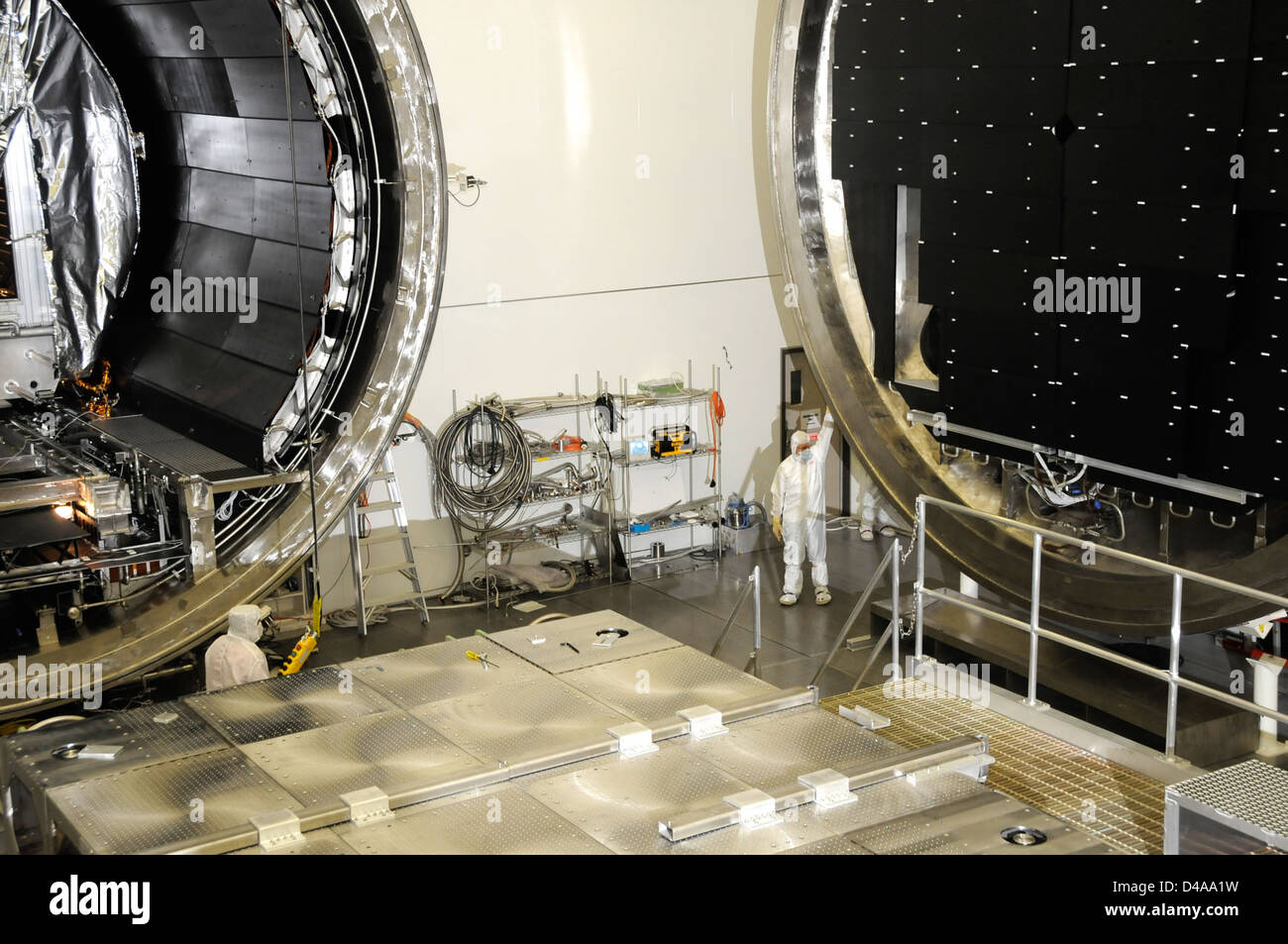 b's Mirrors Arriving at MSFC for Cryo Testing Stock Photo Alamy