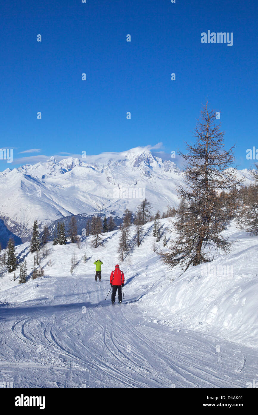 La Foret blue piste and Mont Blanc behind, Peisey-Vallandry, Les Arcs, Savoie, France, Europe Stock Photo