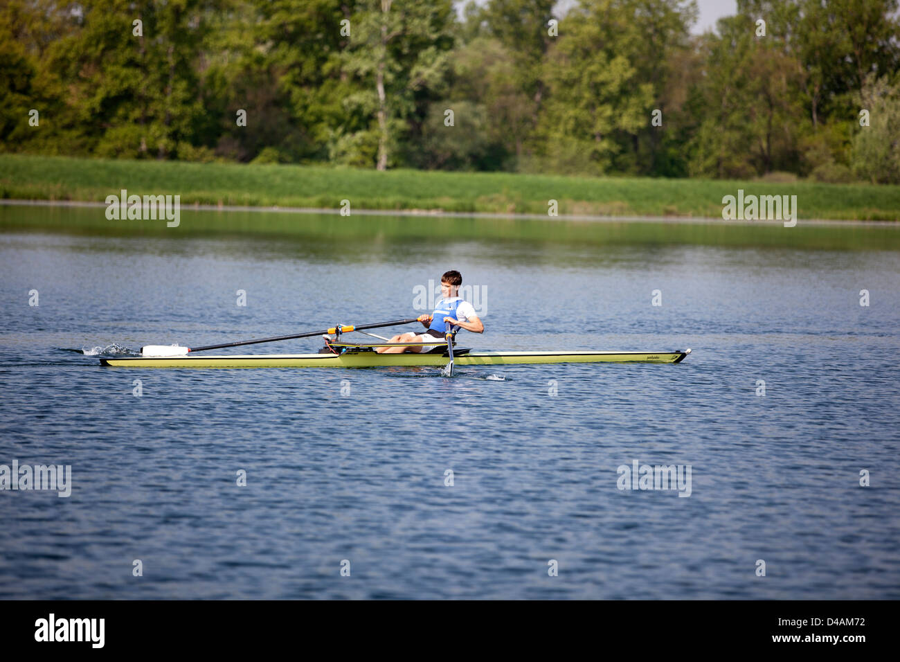 Driver boat hi-res stock photography and images - Alamy