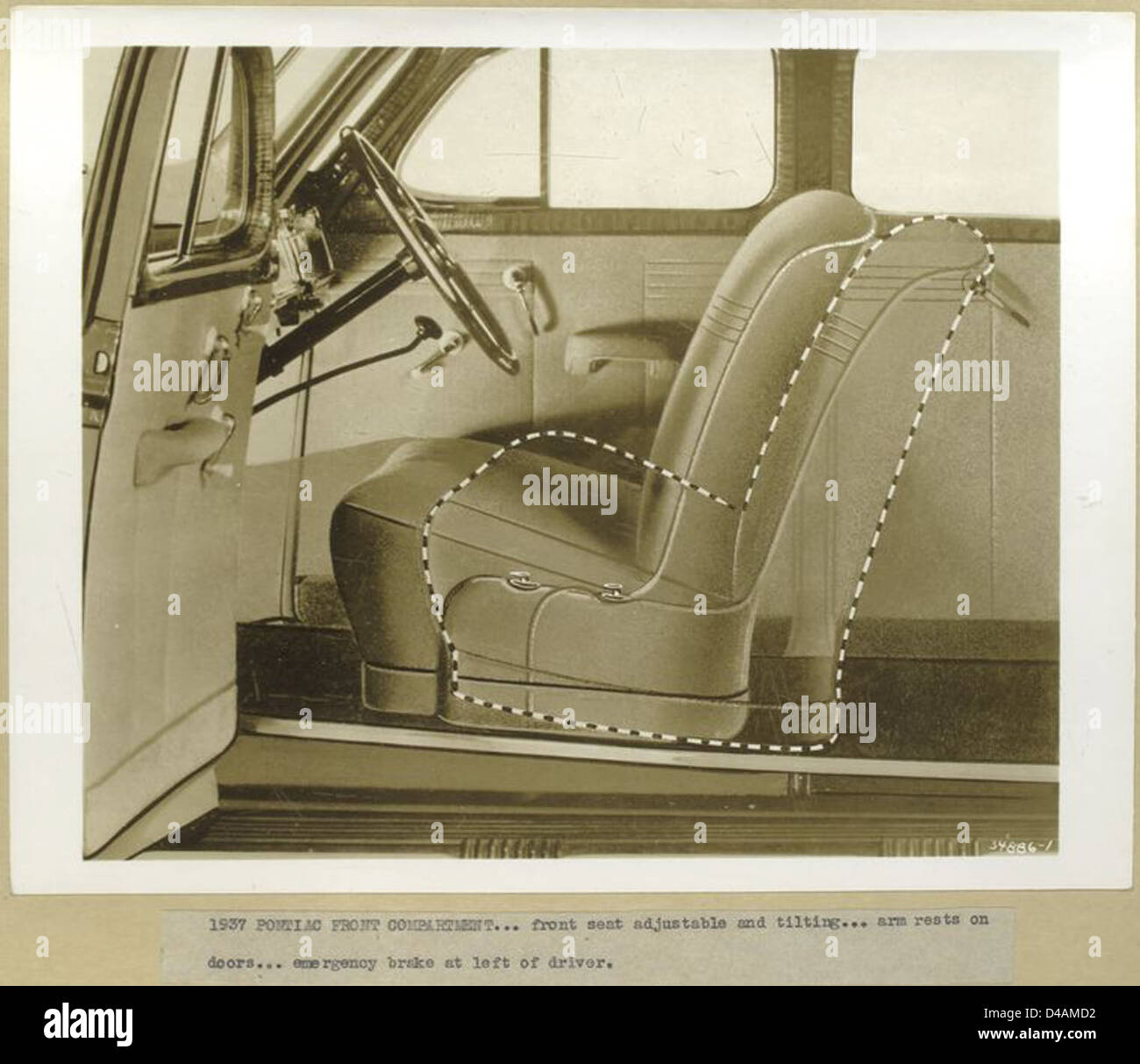 1937 Pontiac Front Compartment - front seat adjustable and... Stock Photo