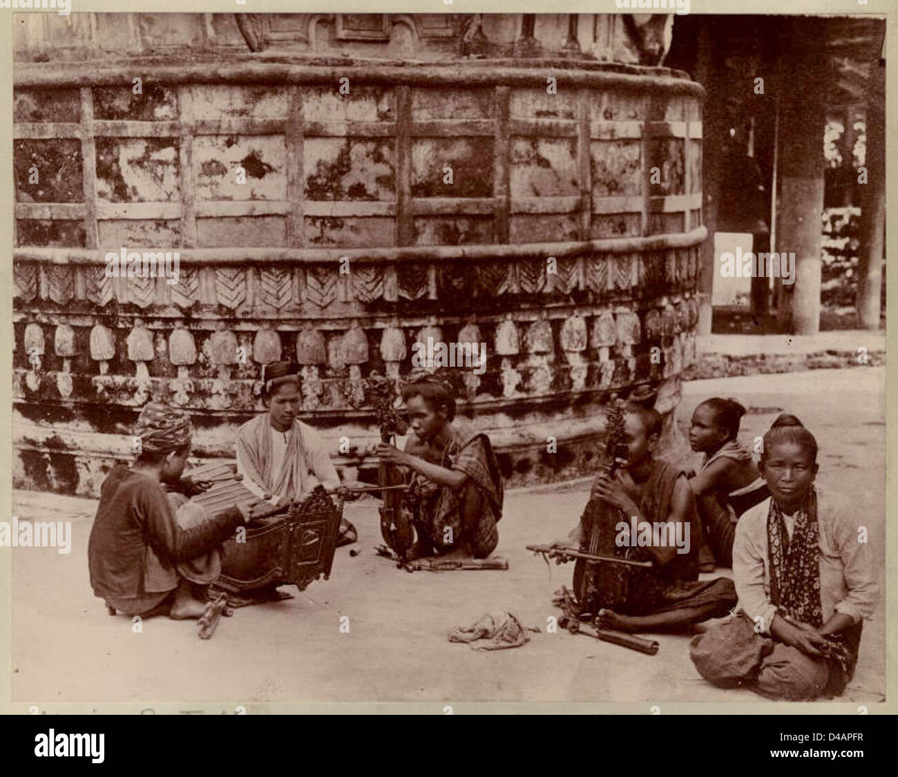 [Female musicians, India.] Stock Photo Alamy