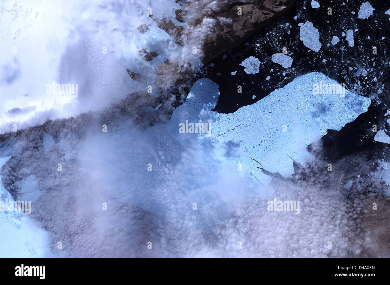 Petermann glacier calving hi-res stock photography and images - Alamy