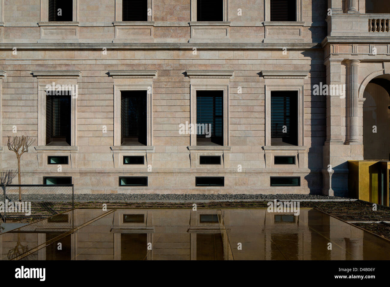 Palacio De Justicia in Burgos, Burgos, Spain. Architect: Primitivo Gonzalez Arquitecto, 2012. Facade detail with reflection in p Stock Photo