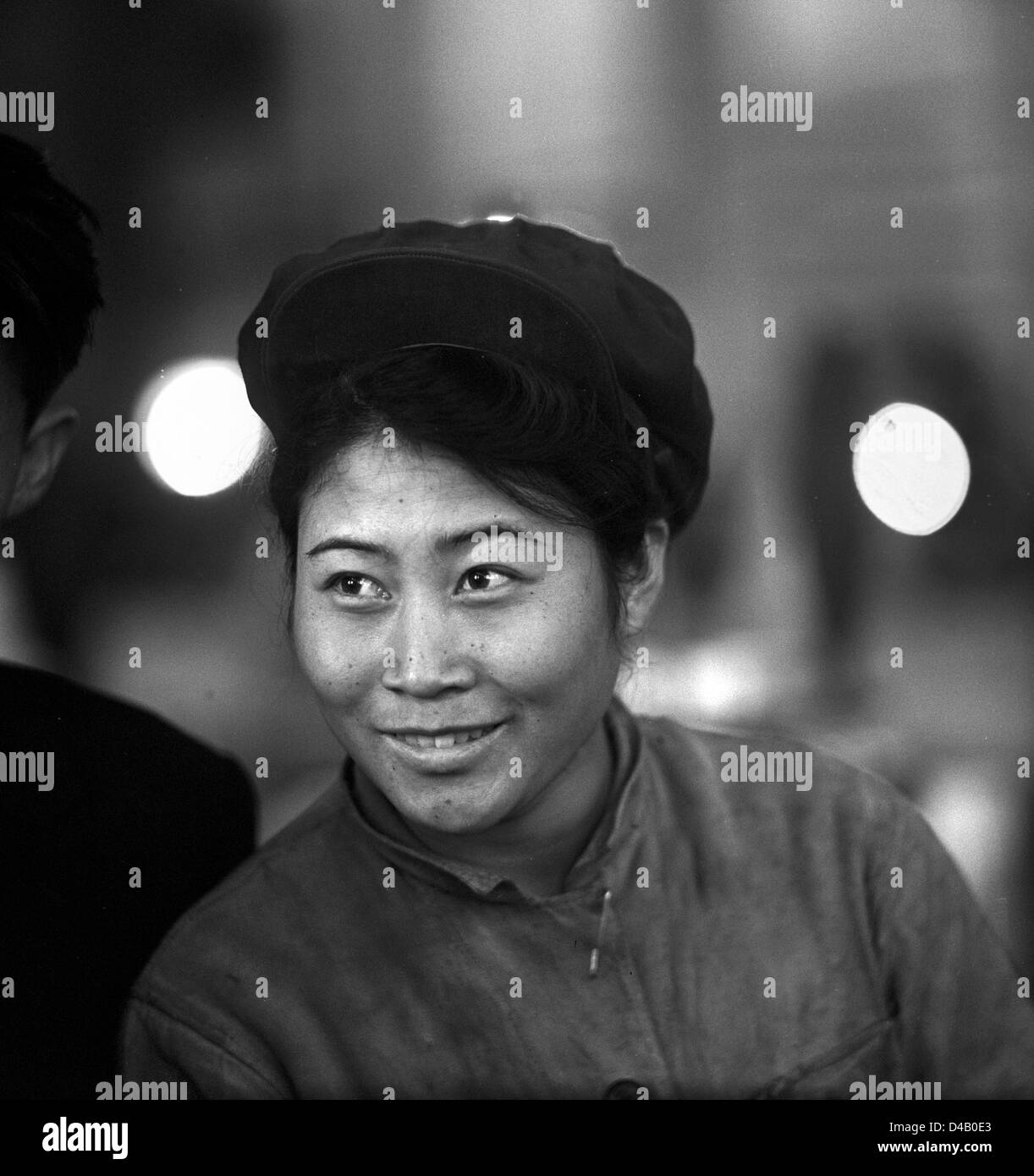 Female korean factory worker hi-res stock photography and images - Alamy
