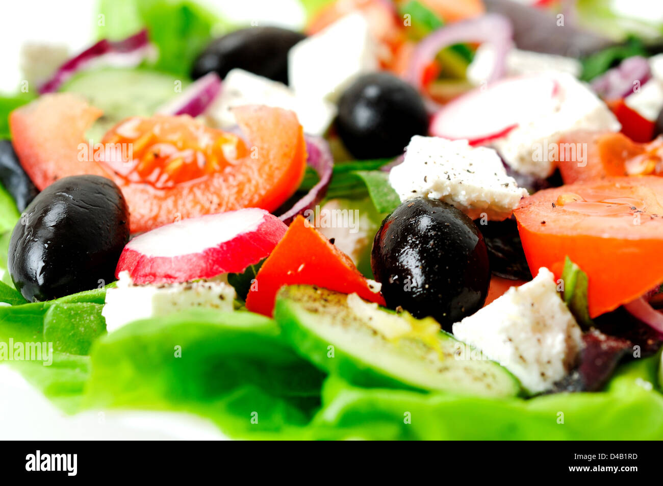 салат хориатики. салат греческий классический с фетаксой. салат с фетаксой. греческий ингредиенты классический. салат греческий с моцареллой черри.