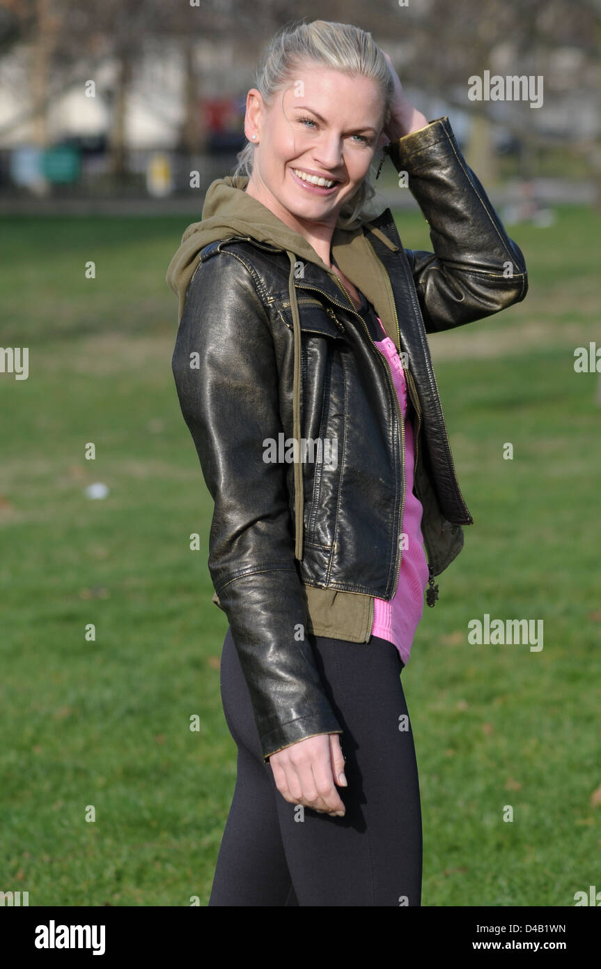 Smiling park hi-res stock photography and images - Alamy