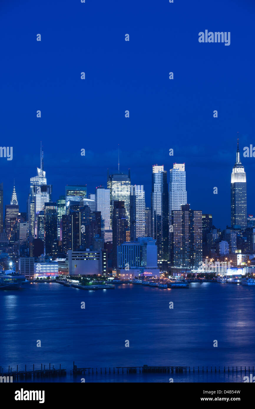 MIDTOWN SKYLINE HUDSON RIVER MANHATTAN NEW YORK CITY USA Stock Photo ...