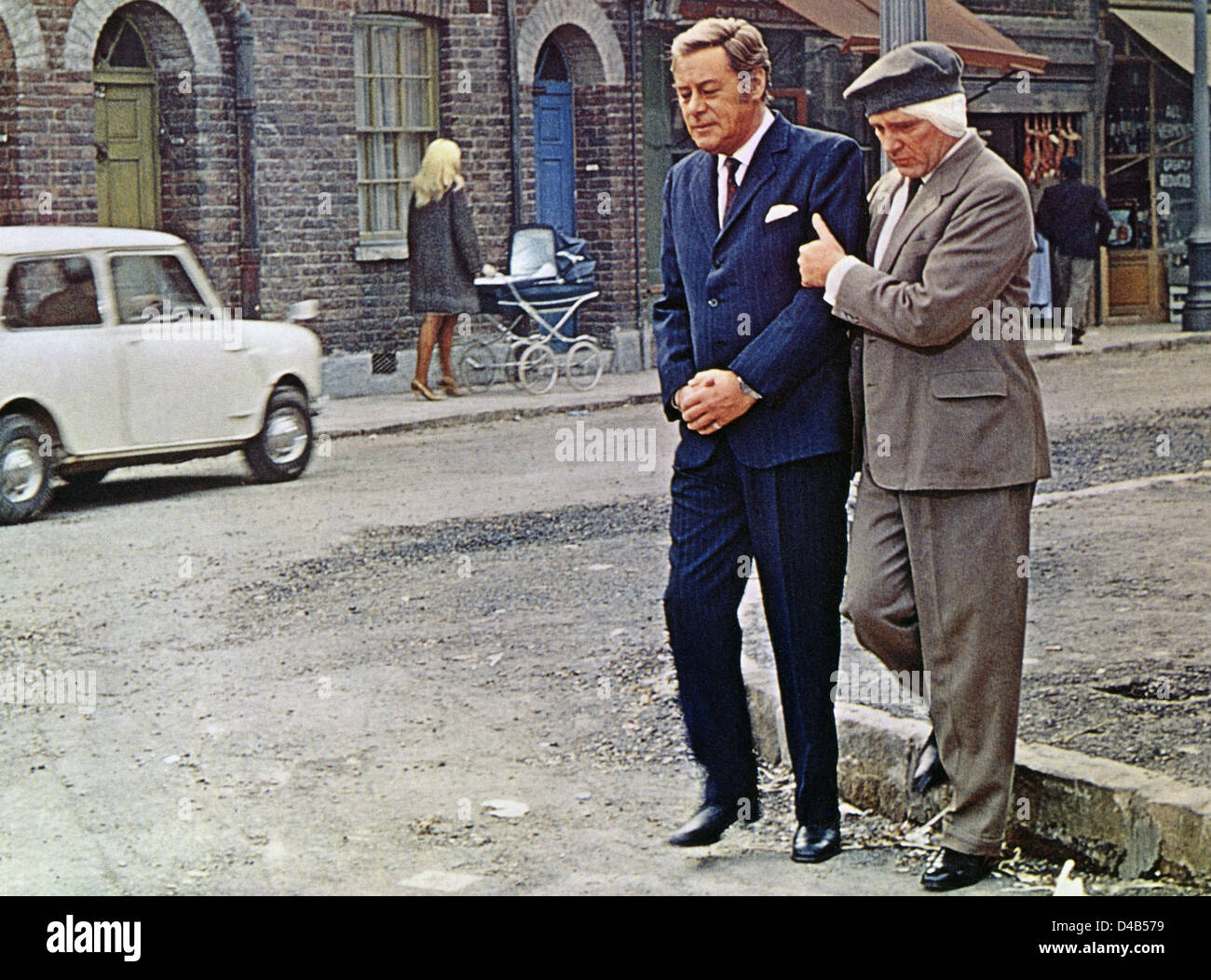 STAIRCASE (1969) REX HARRISON, RICHARD BURTON, STANDLEY DONEN (DIR) STCS  005 MOVIESTORE COLLECTION LTD Stock Photo - Alamy