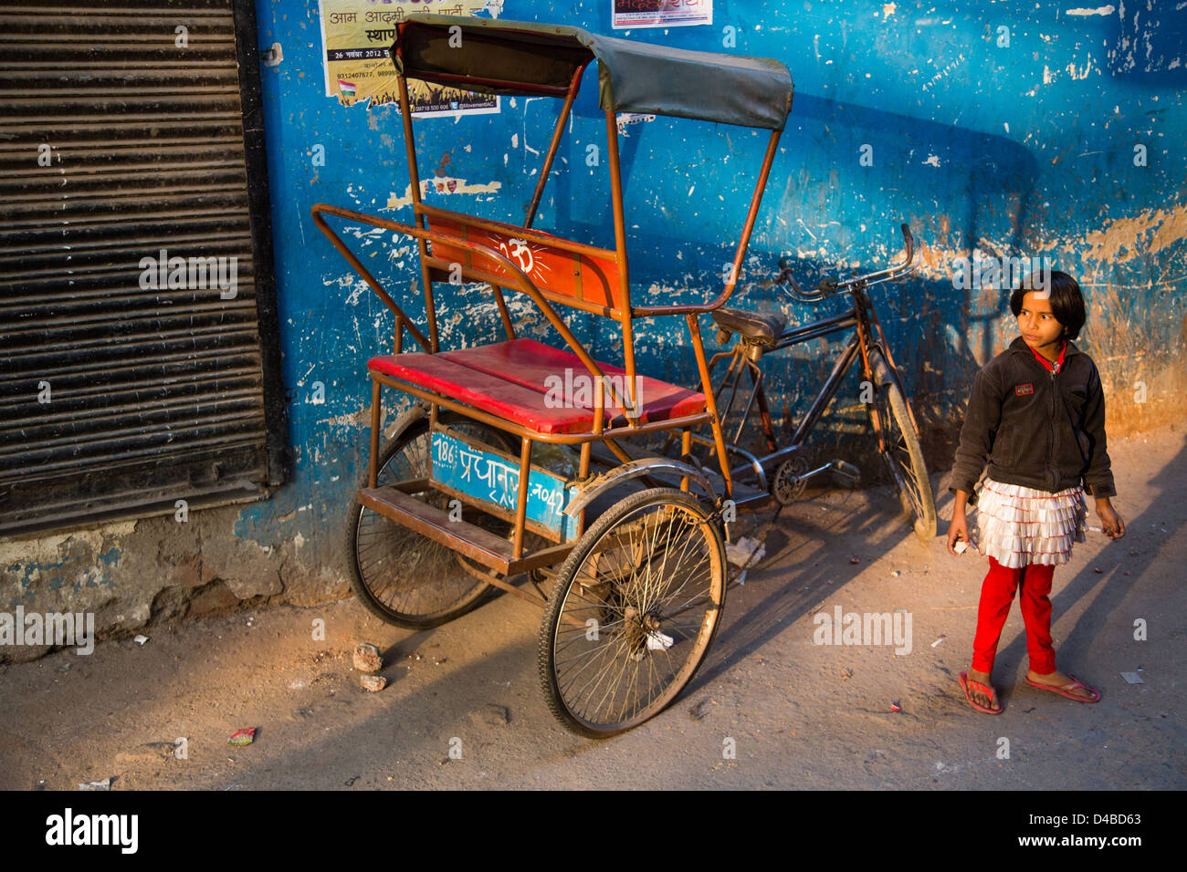 Empty rickshaw hi-res stock photography and images - Alamy