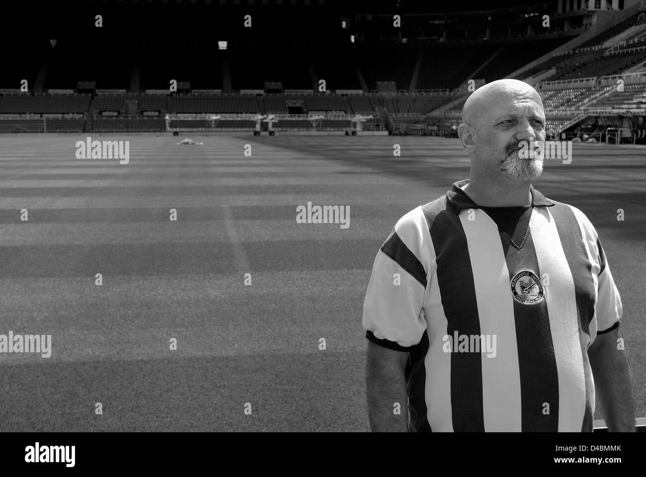Fan at Sir Bobby Robson tribute, St James Park, Newcastle Stock Photo