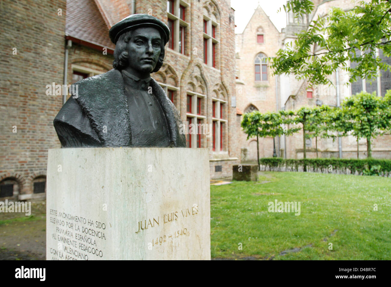 Travel images from Brugge, Belgium - Conmemorative statue in honor to Juan Lluis Vives, a spanish humanist that studied in Brugg Stock Photo