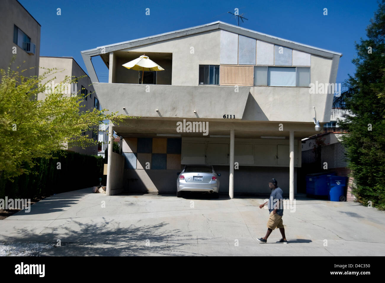 Apartment building in Los Angeles Stock Photo Alamy