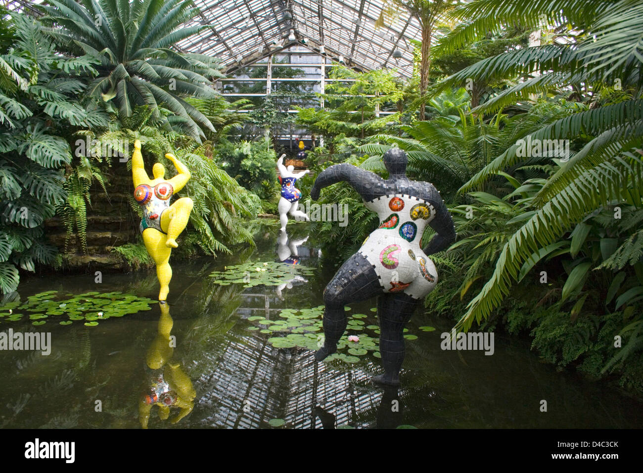 Niki saint phalle hi-res stock photography and images - Page 13 - Alamy