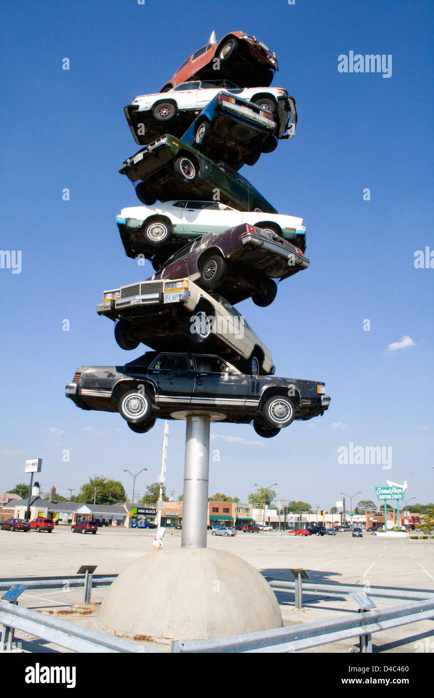 Spindle sculpture by artist Dustin Shuler (1948-2010), created in 1989 and  demolished in 2008. Berwyn Illinois IL USA Stock Photo - Alamy