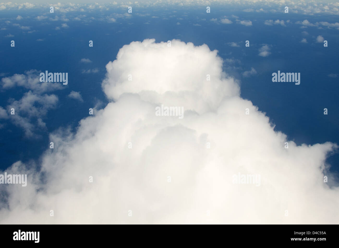 Cumulus clouds over pacific ocean hi-res stock photography and images ...