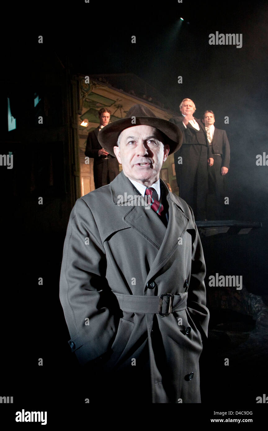 l-r: Robin Whiting (Eric Birling), Nicholas Woodeson (Inspector Goole), David Roper (Arthur Birling), Timothy Watson (Gerald Croft) in AN INSPECTOR CALLS by J B Priestley at the Novello Theatre, London WC2 25/09/2009 a National Theatre production  design: Ian MacNeil   lighting: Rick Fisher   director: Stephen Daldry Stock Photo