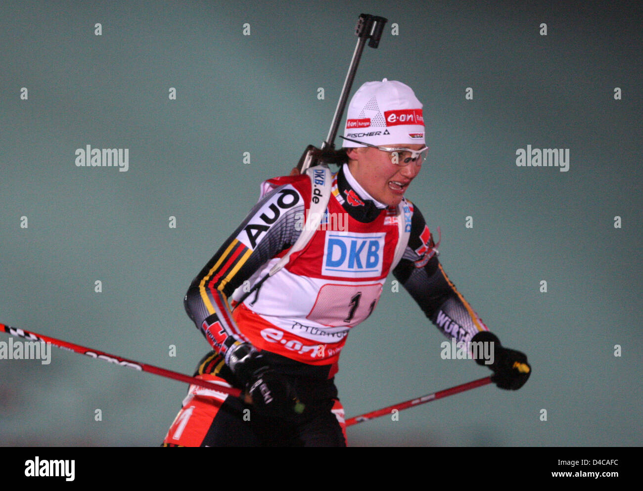 German Simone Denkinger is pictured in action during the 4x6 kilometres women's relay opening the Biathlon World Cup in Oberhof, Germany, 03 January 2008. Germany takes first place before France and Russia. Photo: Martin Schutt Stock Photo