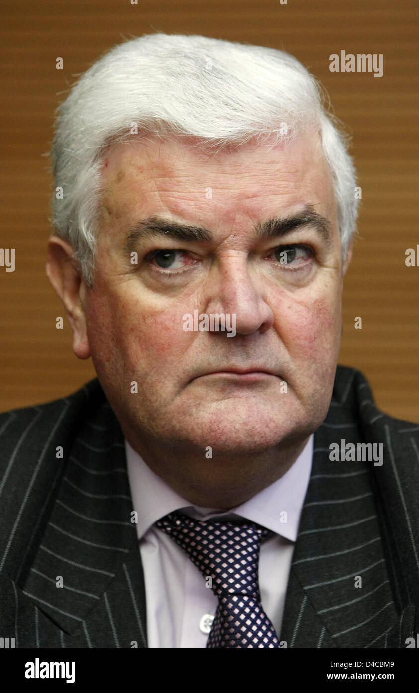 David Collins, secretary general of the Welsh football association, pictured during a press conference of the German Soccer Federation (DFB) in Frankfurt Main, Germany, 10 January 2008. At the DFB headquarters the dates of the 2010 UEFA World Cup qualifiers were set. Photo: Frank Rumpenhorst Stock Photo