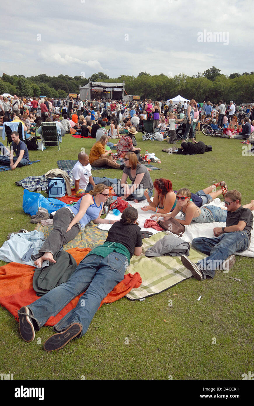 (dpa file) The file picture dated August 2007 shows visitors to the annual Oye Festival, a festival on African music, in Liverpool, United Kingdom. Liverpool, listed on the UNESCO World Heritage Site list since 2004, is the European Capital of Culture 2008. Photo: Guenter Schenk Stock Photo