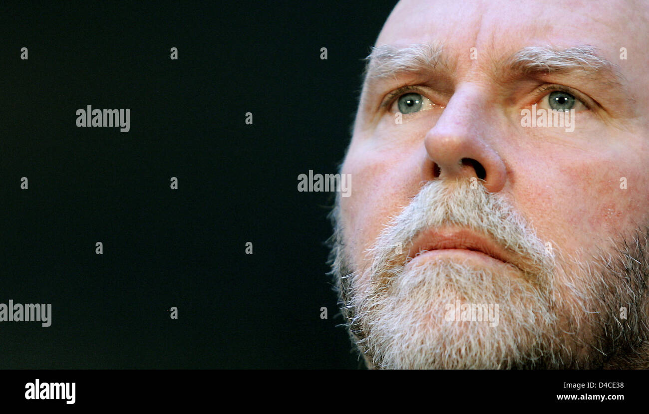 Biologist Craig Venter is pictured at the Digital-Life-Design (DLD) congress in Munich, Germany, 21 January 2008. Media entrepreneur Hubert Burda invites his guests from 20 to 22 January to discuss issues of the 21st century at the DLD conference. Photo: Matthias Schrader Stock Photo