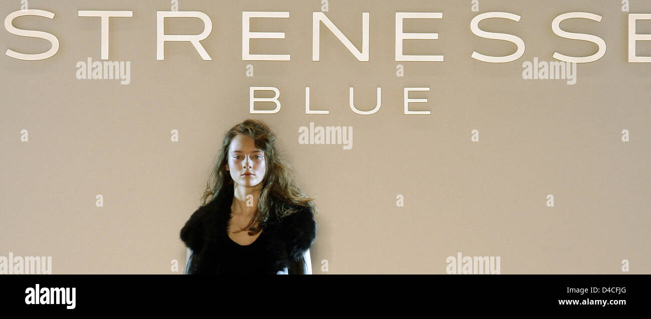A model presents the new 'Strenesse Blue' fashion collection by Strenesse  on the catwalk at the 2008 Berlin Fashion Week in Berlin, 28 January 2008.  Alltogether 18 top-class fashion shows will take