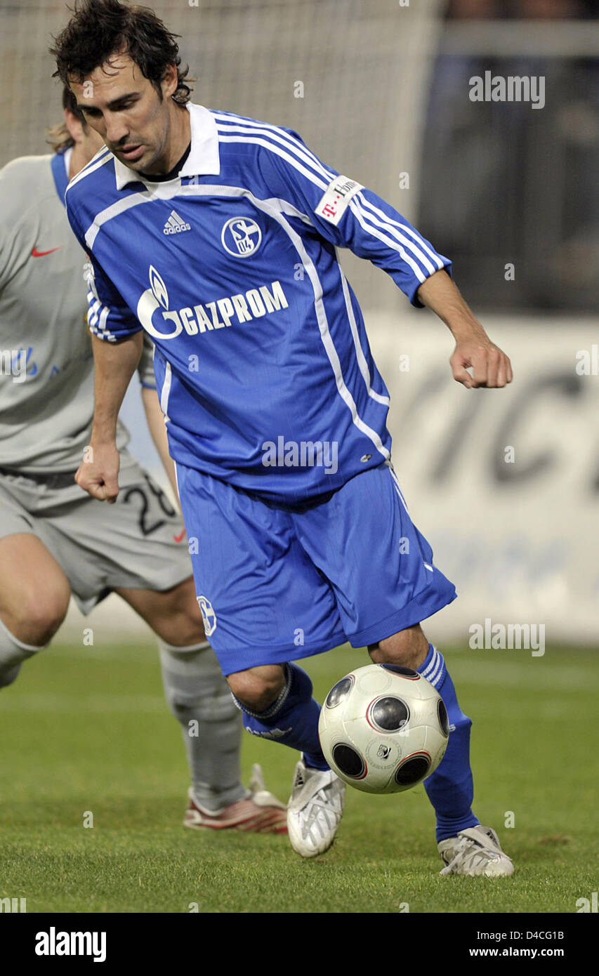 Vicente Sanchez of FC Schalke 04 leads the ball during the soccer