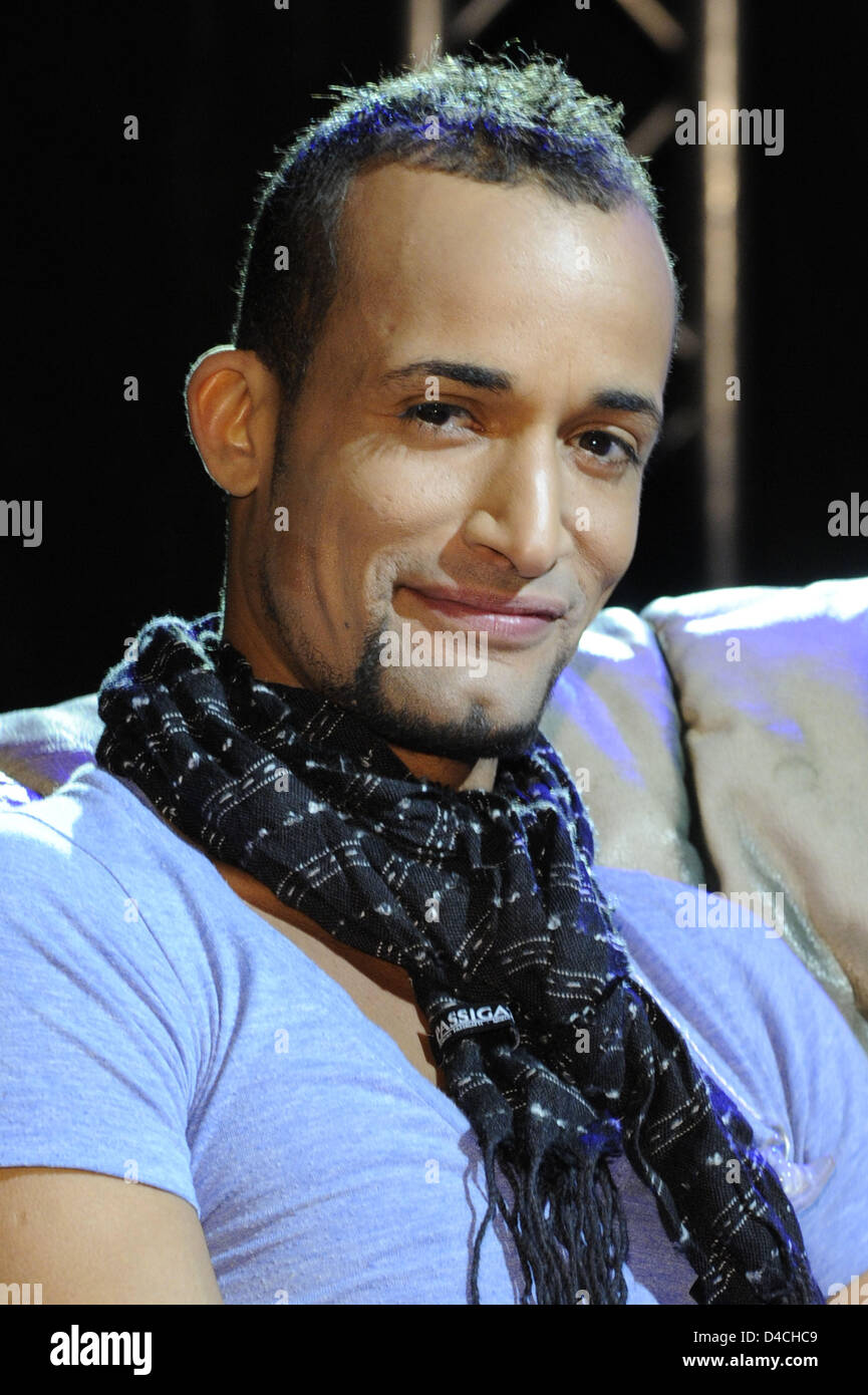 Germany's current 'Pop Idol' Mark Medlock smiles at a photo call in Berlin, Germany, 01 February 2008. Medlock kicked off his Germany tour on 02 February, he will be on the road until 03 April touring 28 cities. Photo: Bridda Pedersen Stock Photo