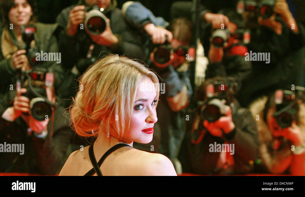 US actress Hayden Panettiere arrives for the premiere of her film 'Fireflies in the Garden' at the 58th Berlin International Film Festival in Berlin, 10 February 2008. The film runs in the competition at the 58th Berlin International Film Festival. Photo: Jens Kalaene Stock Photo