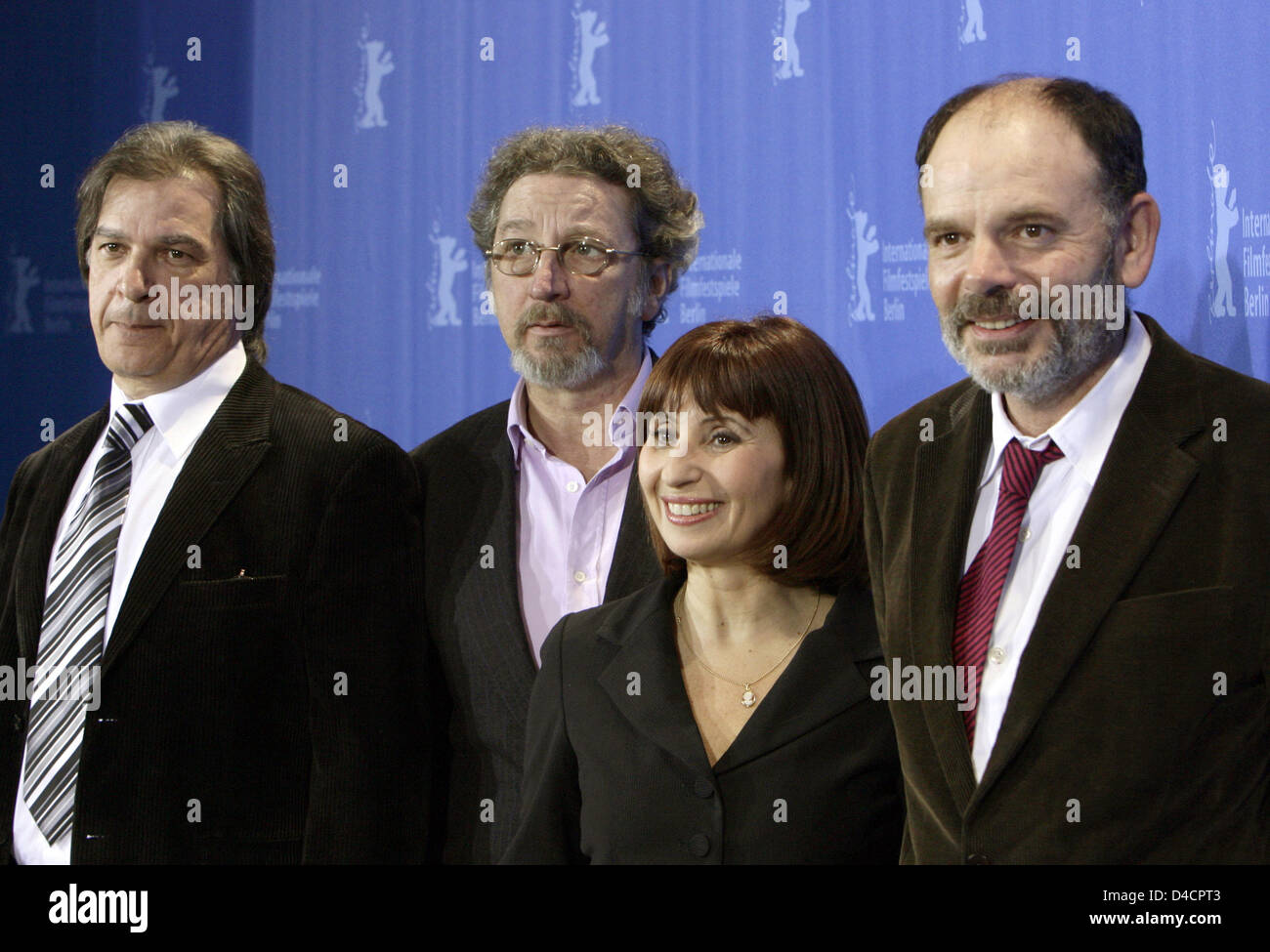 French actor Gerard Meylan (L-R), director Robert Guediguian, actors Ariane Ascaride and Jean-Pierre Darroussin pose during a photo call for their film 'Lady Jane' at the 58th Berlin International Film Festival in Berlin, Germany, 13 February 2008. The film runs in competition for the Golden and Silver Bears at the 58th Berlinale. Photo: Arno Burgi Stock Photo