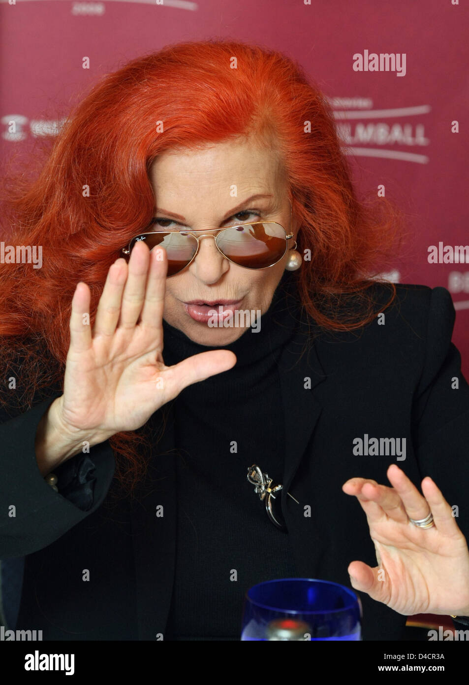 Italian singer Milva is pictured during a press conference at the 58th Berlin International Film Festival in Berlin, Germany, 14 February 2008. Milva will perform at the 'Filmball' of the 58th Berlinale later that day. Photo: SOEREN STACHE Stock Photo