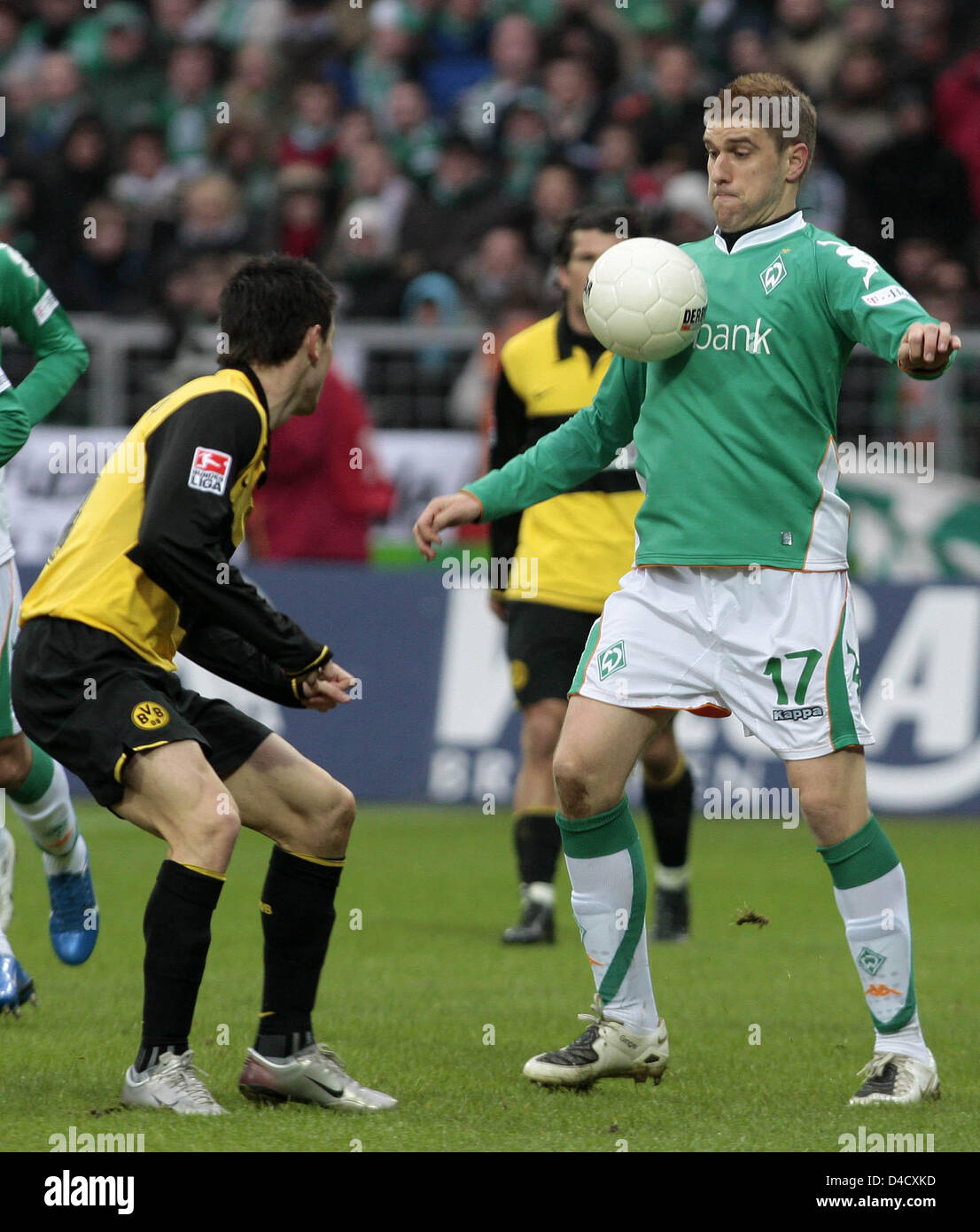 Bremen's Ivan Klasnic (R) and Dortmund's Antonio Rukavina shown in action during the Bundesliga match Werder Bremen - Borussia Dortmund at Weser Stadion in Bremen, Germany, 1 March 2008. Bremen won 2-0. Photo: CARMEN JASPERSEN  (ATTENTION: EMBARGO CONDITIONS! The DFL permits the further utilisation of the pictures in IPTV, mobile services and other new technologies no earlier than  Stock Photo