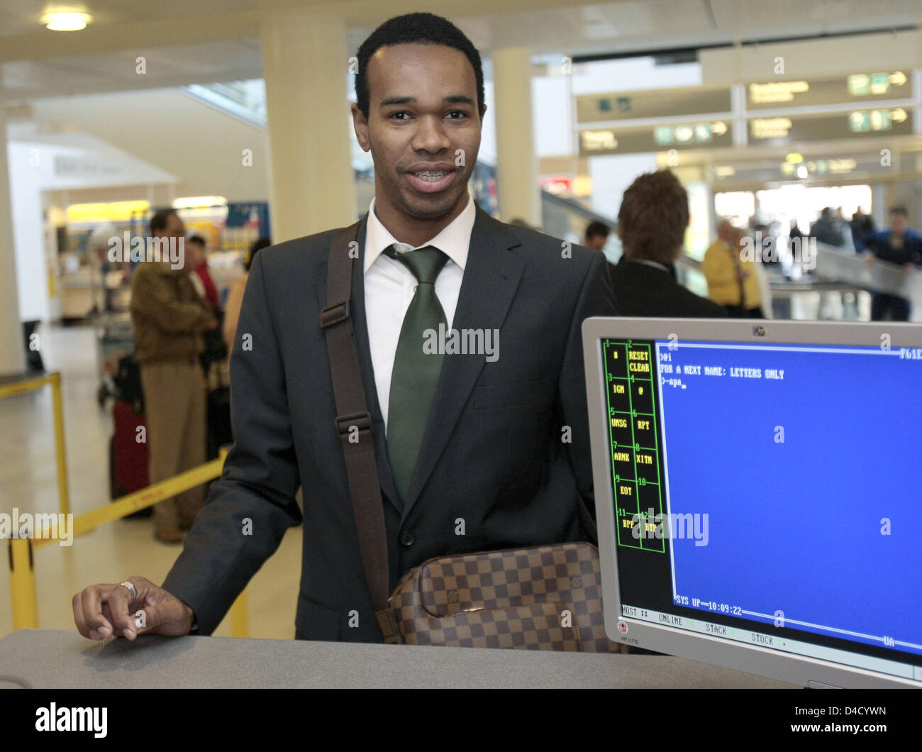 Naldo player of German Bundesliga soccer club Werder Bremen is pictured during check in at the airport Bremen, in Bremen, Germany, 5 March 2008. Bremen will play against Scottisch club Glasgow Rangers in an UEFA Cup match on 6 March 2008 in Glasgow. Photo: CARMEN JASPERSEN Stock Photo