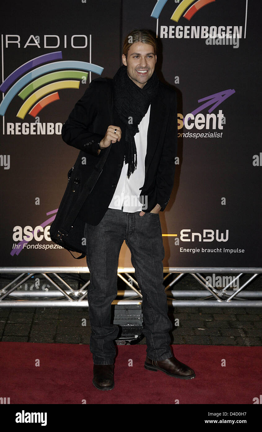 Violinist David Garrett arrives at the Radio Regenbogen Awards in Karlsruhe, Germany, 08 March 2008. The Radio Regenbogen Award, also known under its official title as 'Media Award of Baden Wuerttemberg', is not endowed and has been awarded annually since 1998. Photo: Marijan Murat Stock Photo