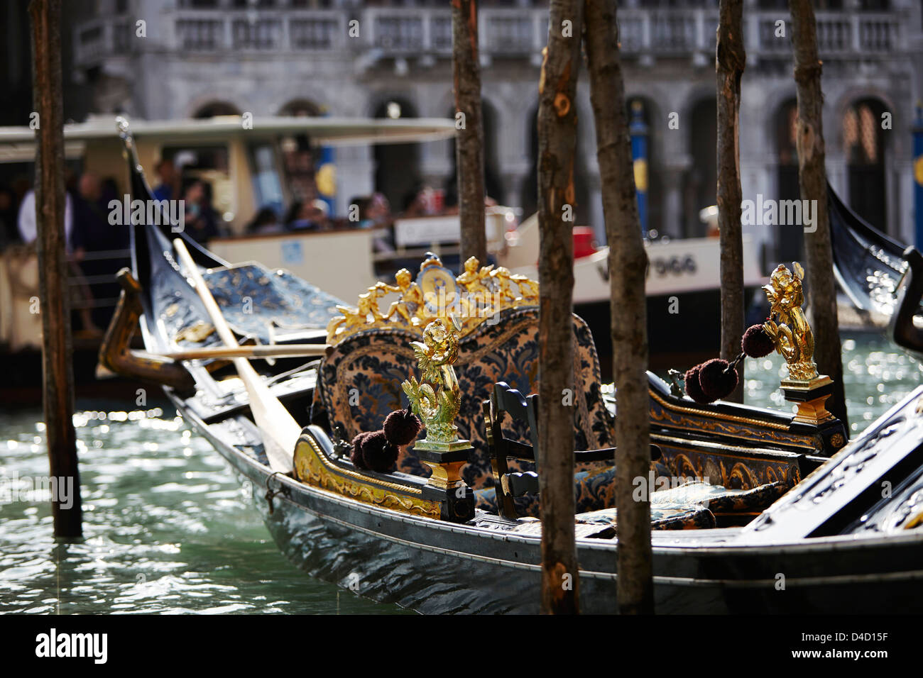 Gondola venice italy hi-res stock photography and images - Alamy