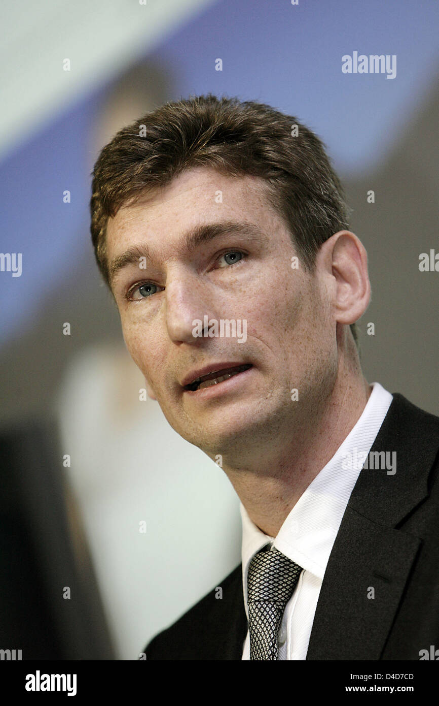 Hugo Boss CFO Joachim Reinhardt delivers the figures at the fashion  company's balance press conference in Metzingen, Germany, 27 March 2008. Hugo  Boss gives a reserved outlook for 2008 expecting a growth