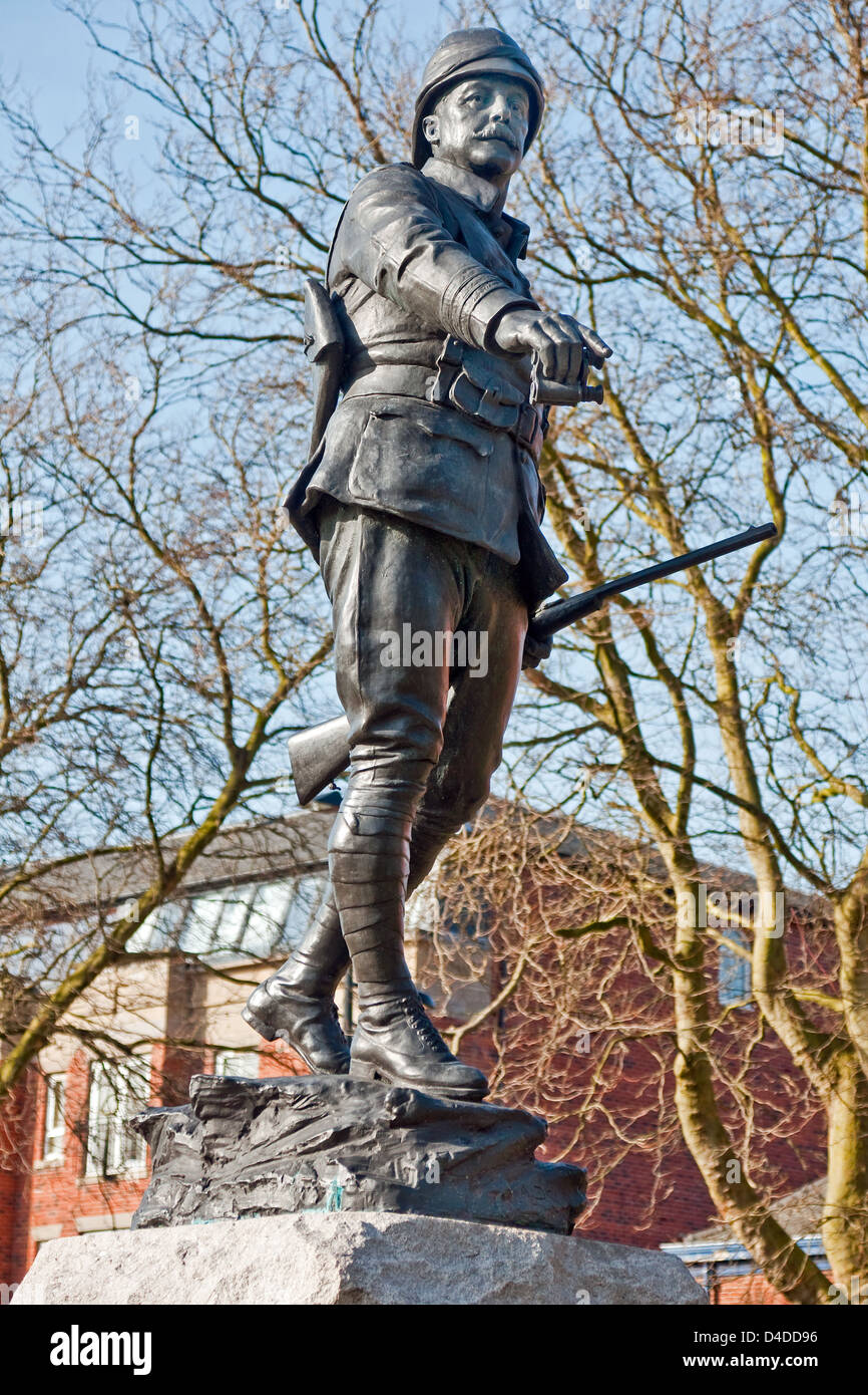 Statue of Lt Col William McCarthy O'Leary in Queen's Gardens, Warrington, Lancashire Stock Photo