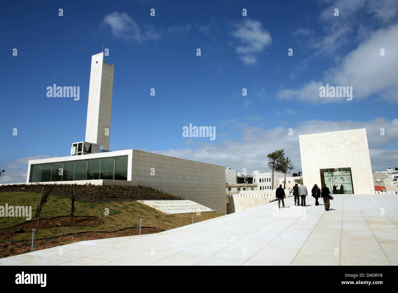 Exterior view on the mausoleum of Yasser Arafat in Ramallah, Palestinian Autonomous Territories, 27 February 2008. Yasser Arafat, also referred to as 'Abu Ammar', had served as Chairman of the Palestine Liberation Organisation (PLO) for decades and as President of the Palestinian National Authority (PA) before he died aged 75 on 11 November 2004 in Paris, France. His wish to be bur Stock Photo