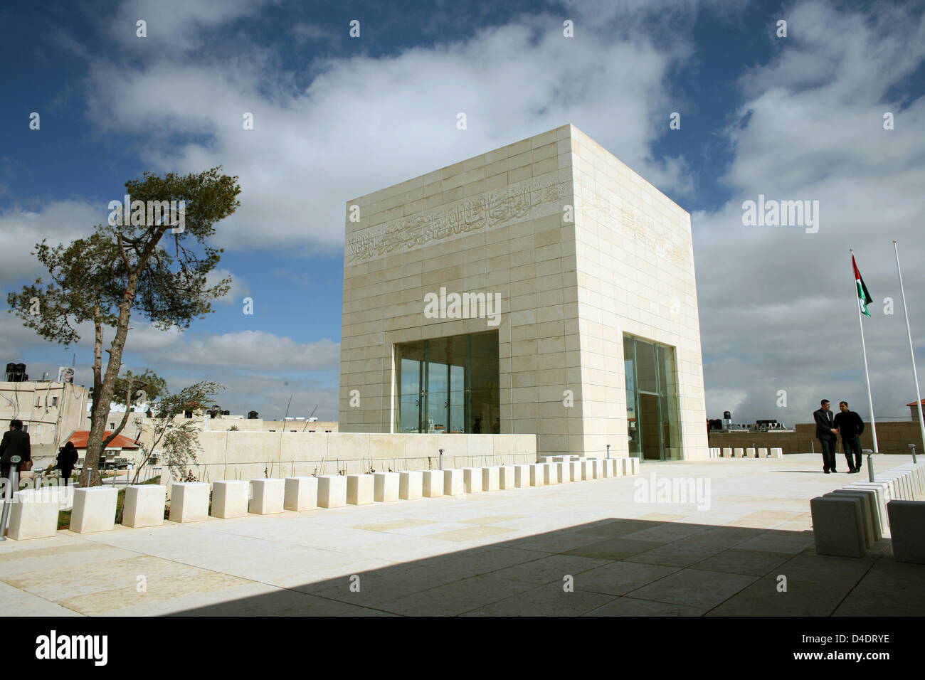 Exterior view on the mausoleum of Yasser Arafat in Ramallah, Palestinian Autonomous Territories, 27 February 2008. Yasser Arafat, also referred to as 'Abu Ammar', had served as Chairman of the Palestine Liberation Organisation (PLO) for decades and as President of the Palestinian National Authority (PA) before he died aged 75 on 11 November 2004 in Paris, France. His wish to be bur Stock Photo