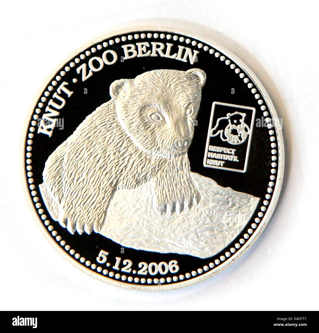 The  picture shows the back of special 'Knut' medal in Berlin, Germany, 24 April 2008. The medal was made on the occasion of the birth of the polar bear cub. It is now investigated if the medal breaks a federal law that only permits eagles to be engraved on coins only. Photo: KLAUS -DEITMAR GABBERT Stock Photo
