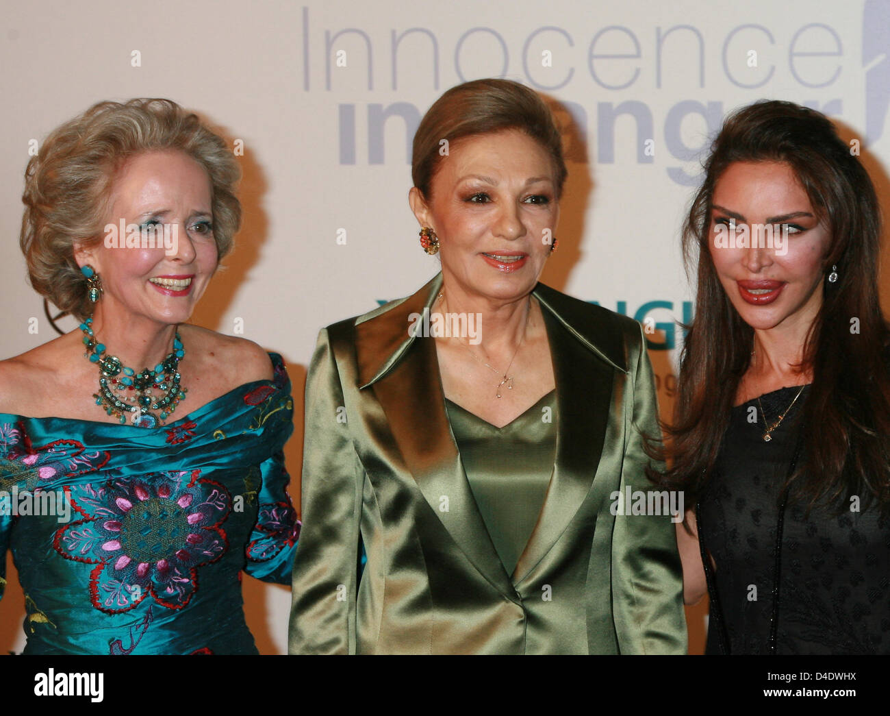 Countess Isa von Hardenberg (l-R), former empress of Persia, Farah Diba Pahlavi and Homayra Sallier, chairwoman of the 'Innocence in Danger' association arrive at the 'Innocence in Danger' gala at Hotel Grand Hyatt in Berlin, Germany, 26 April 2008. 480 guests joined the gala to take on against children's abuse in the Internet. Photo: JENS KALAENE Stock Photo