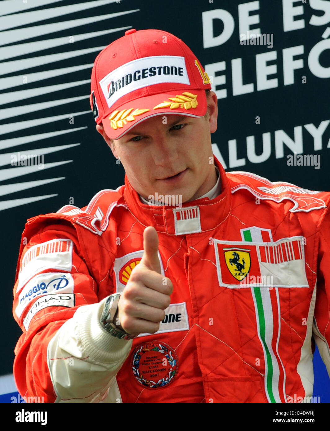 Finnish Formula One driver Kimi Raikkonen of Scuderia Ferrari thumbs up to celebrate his victory in the Formula 1 Grand Prix of Spain at Circuit de Catalunya in Montmelo near Barcelona, Spain, 27 April 2008. Photo: GERO BRELOER Stock Photo