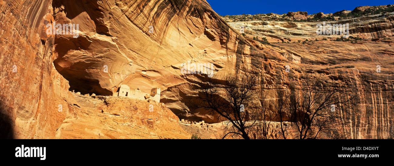 Mummy Cave Ruin, Canyon De Chelly, Arizona. Navajo Nation, Apache County. USA. Stock Photo
