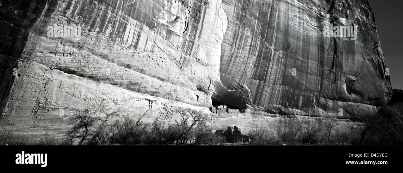 White House Ruin at Canyon De Chelly, Arizona. Navajo Nation, Apache County. USA. Stock Photo