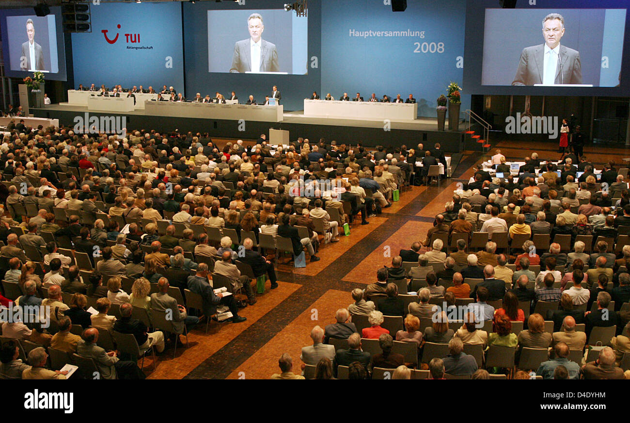 CEO of tourism and logistics company TUI, Michael Frenzel (on screens), speaks to the shareholders at the general meeting in Hanover, Germany, 07 May 2008. A power struggle about the company has been campaigned by major shareholder and Norwegian shipowner Fredriksen for weeks. Photo: TUI Stock Photo