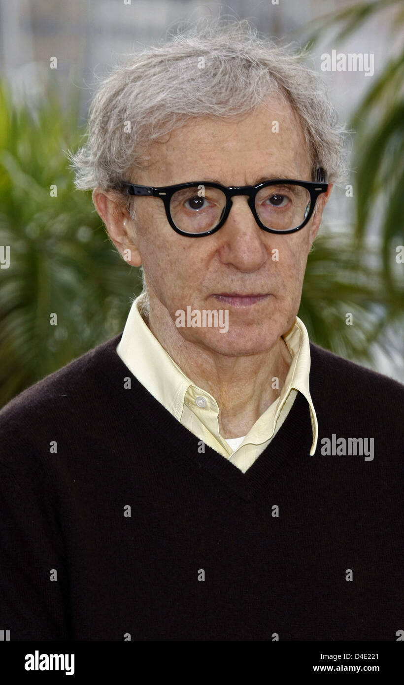 Director Woody Allen poses for photographers at the photocall for his film 'Vicky Cristina Barcelona' running out of competition at the 61st Cannes Film Festival in Cannes, France, 17 May 2008. Photo: Hubert Boesel Stock Photo