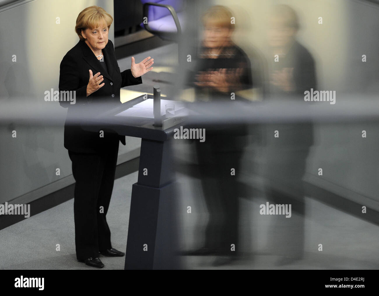 German Chancellor Angela Merkel delivers a government declaration on the global financial crisis at the Bundestag, Berlin, Germany, 7 October 2008. Photo: RAINER JENSEN Stock Photo